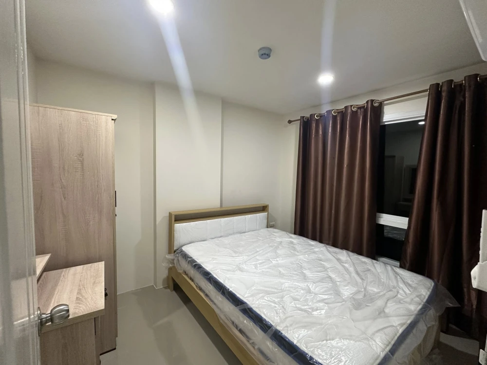 Selling a 1-bedroom, 1-bathroom unit at Royal Hill Resort Bowin. Fully furnished with all amenities. Don't miss out!