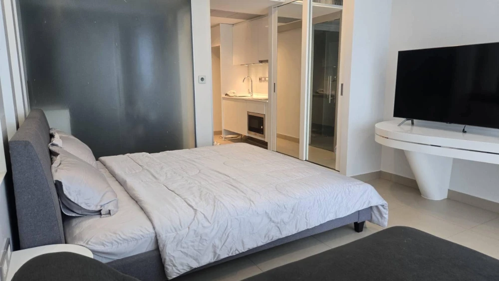 Selling Sands Condominium Pattaya (South Pattaya), Studio room, prime location on Pratumnak Hill, fully furnished.