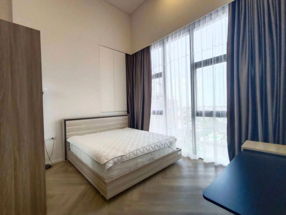 Selling Siamese Sukhumvit 87, a corner duplex unit offering great privacy. Book now!