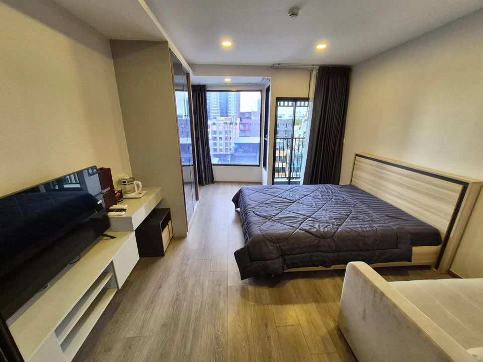 Soho Bangkok Ratchada Studio for sale, fully furnished + appliances, first come first served.