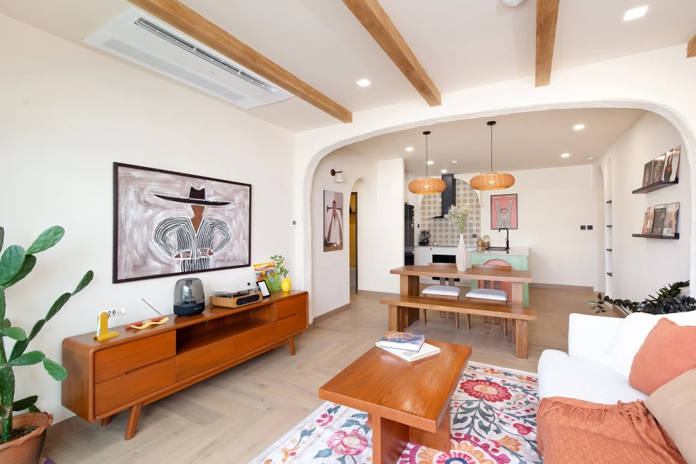 For sale: Beautifully decorated Sukhumvit City Resort in a Mediterranean style, with unobstructed city views. Ready to move in.