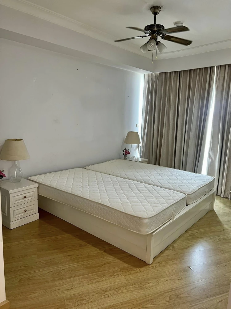 For sale Supalai Casa Riva, 9th floor, spacious room, both balconies have river and swimming pool views, very worth booking.