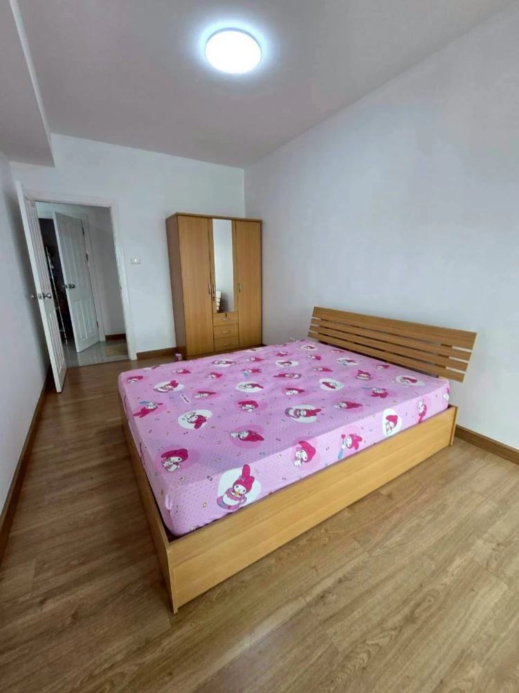 Selling Supalai Casa Riva Vista, 2nd floor, 11th unit. Spacious room, great location, very livable. Interested buyers, act fast!