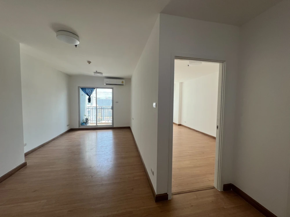 Selling Supalai City Resort Chaengwatthana, 1 bedroom, 1 bathroom. Spacious living area and complete amenities. Don't miss out!