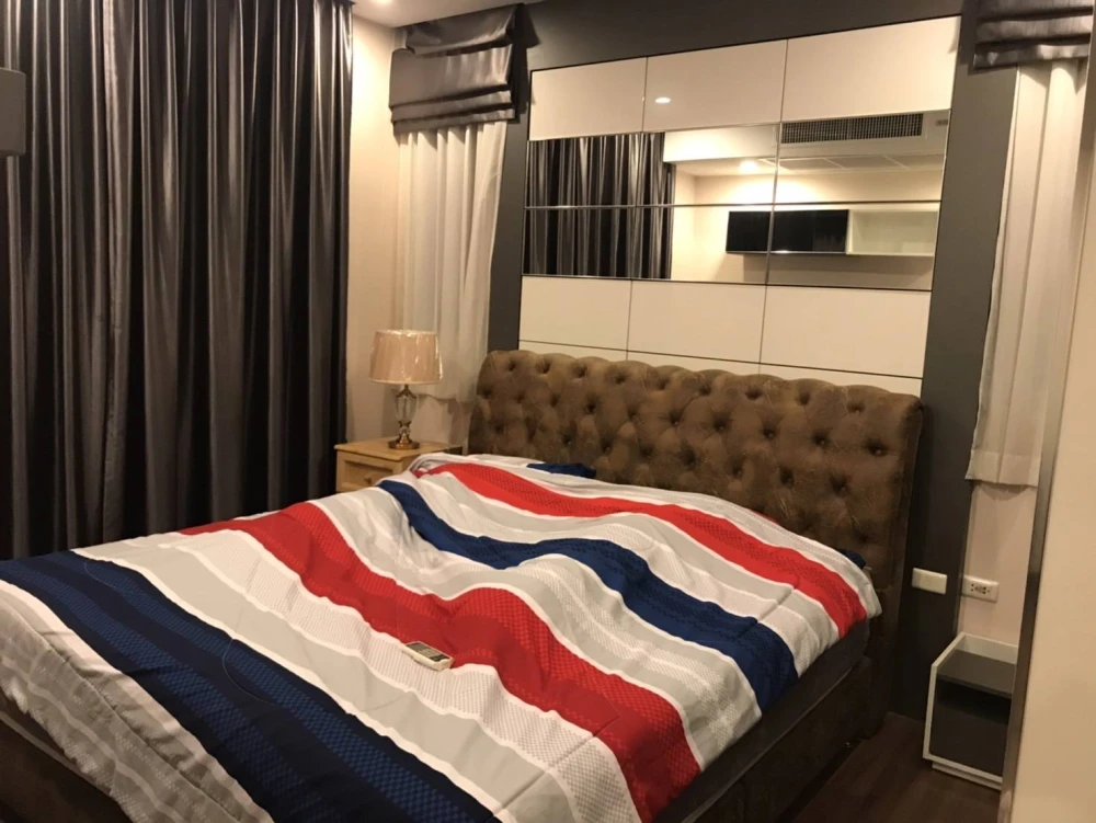 For sale Supalai Lite Sathorn-Charoen Rat, spacious room, high floor, river view, open, good wind, no buildings blocking the view, this type must be r