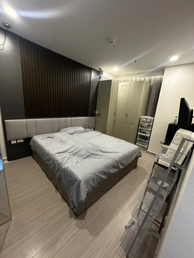Selling Supalai Lite Thaphra - Wongwian Yai, 2 bedrooms, spacious living area, complete amenities. Book now!