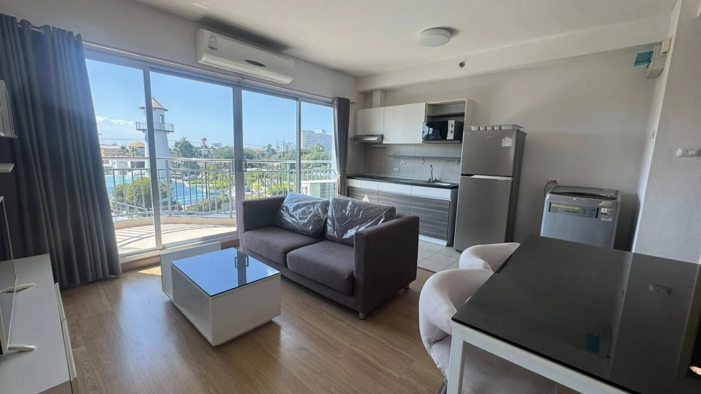 Selling a very large Supalai Mare unit. It has 2 bedrooms and 2 bathrooms with pool views and a super chill atmosphere. Don't miss out!