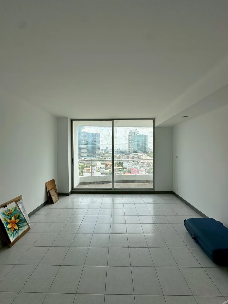 For sale: Supalai Park Phahon Yothin 21, 10th floor, spacious and airy room. People who like to decorate their rooms must not miss it.
