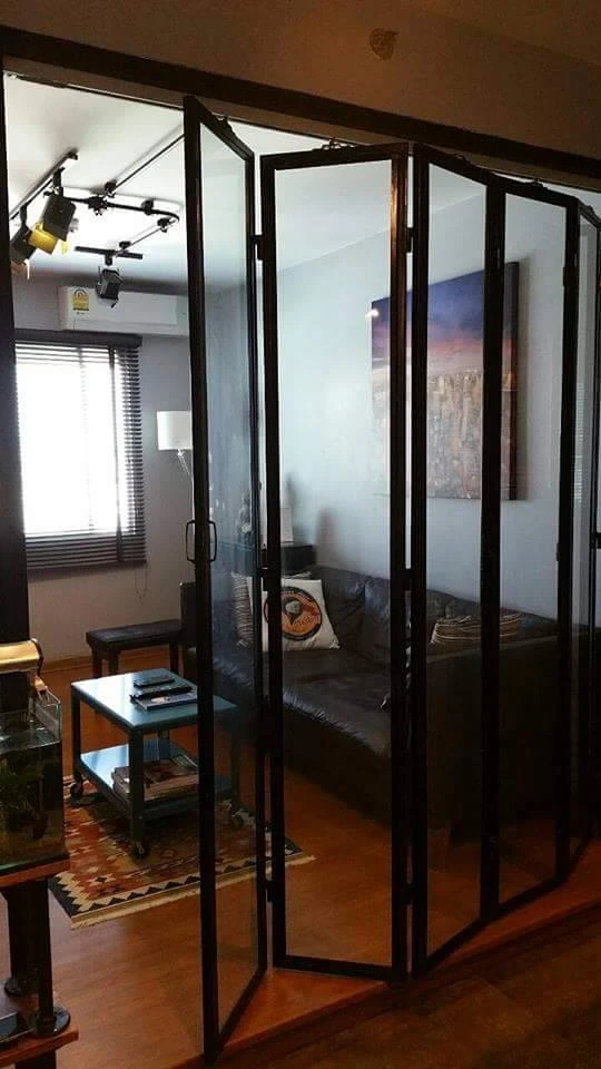 For sale Supalai Park Asoke-Ratchada, spacious room, lots of usable space, stylishly decorated, comes with complete facilities, book now.