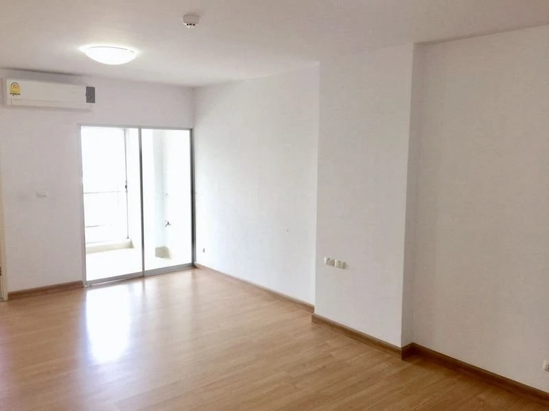 For sale Supalai Park Ekkamai - Thonglor, very high floor studio room, open, no partitions, auspicious room number, prosperous business, hurry and boo