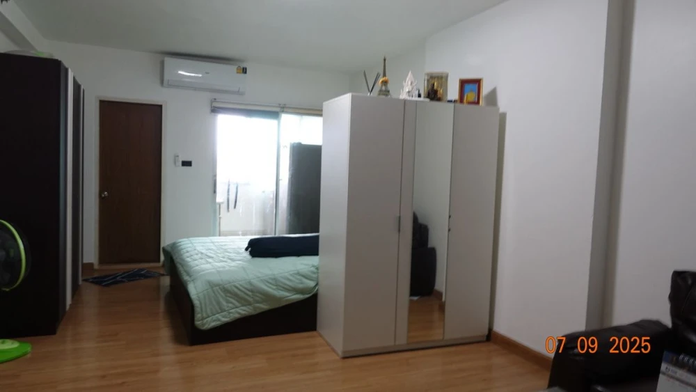 For sale: Supalai Park Srinakarin, 1 bedroom, 1 bathroom, 6th floor, open view, not blocked, fully furnished, don't miss out!