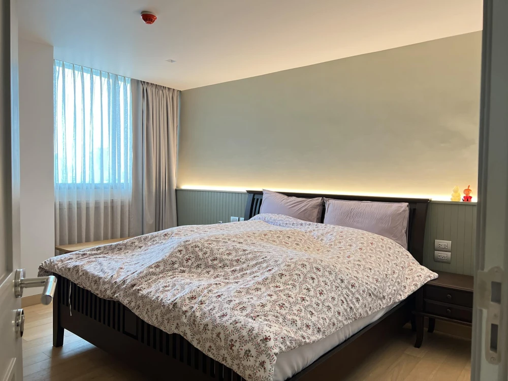 For sale: Supalai Place Sukhumvit 39, spacious room, lots of usable space, decorated in a minimalist style, don't miss it.