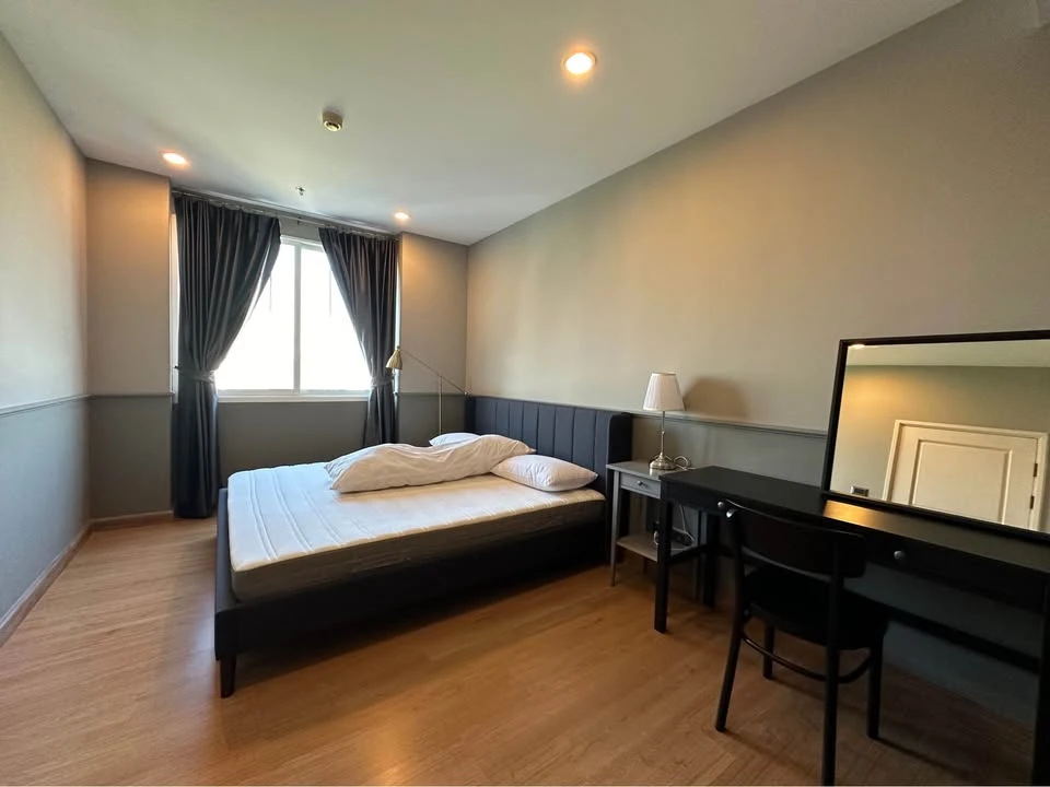 For sale: Supalai Wellington, built-in throughout the room, fully furnished, great view, airy, spacious, ready to move in, just bring your suitcase.