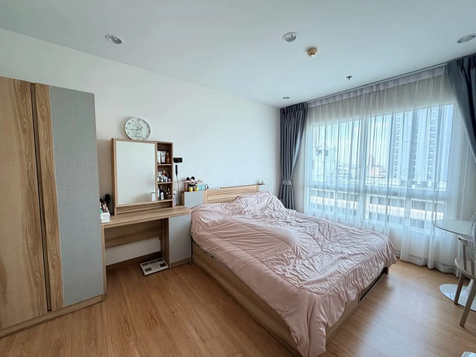 Selling Supalai Wellington II, 1 bedroom, 1 bathroom, spacious living area, complete amenities. Book now!