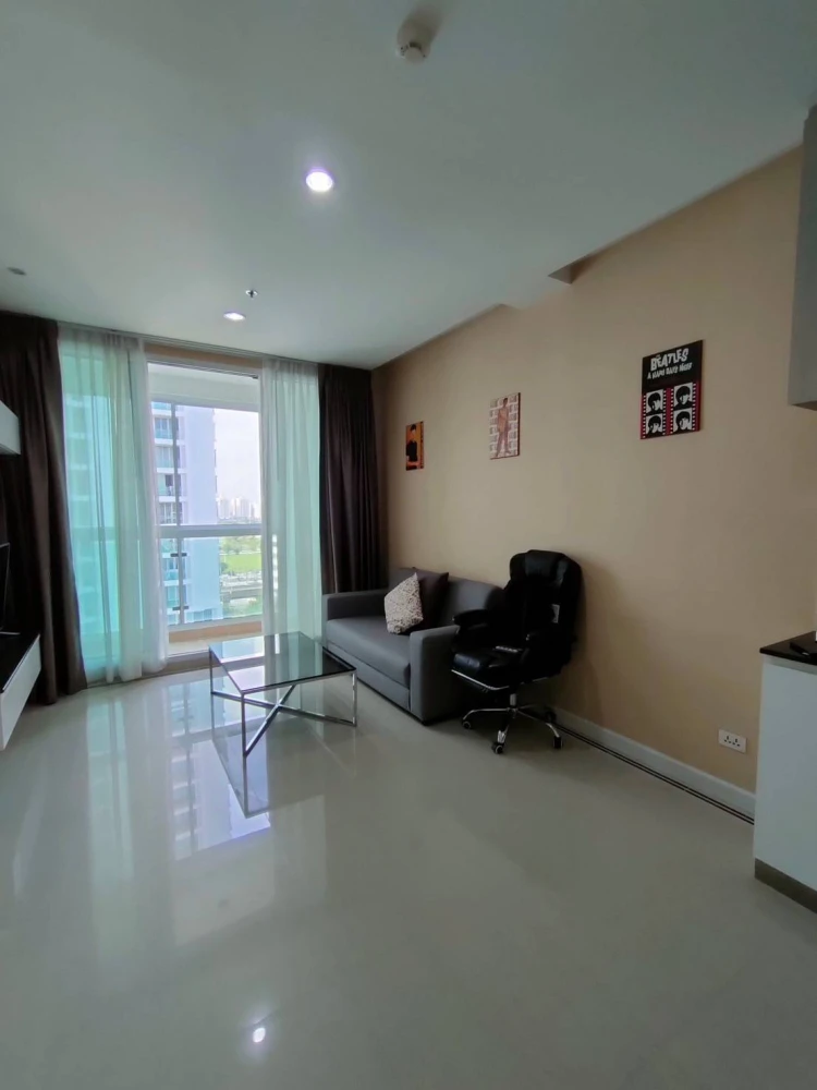 For sale TC Green 1 bedroom 1 bathroom, comes with furniture and complete facilities. Don't miss out on this great deal.