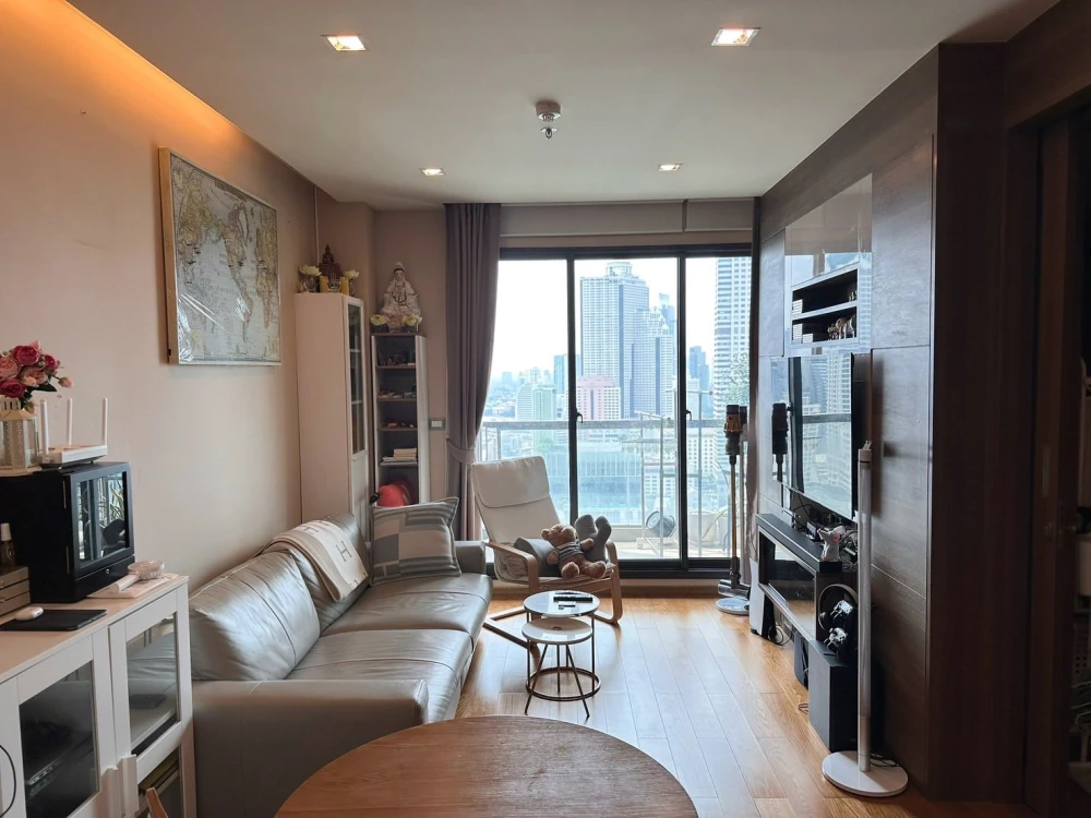 For sale: The Address Sathorn, spacious room with plenty of usable space, good location, beautiful city view from high floor, reserve now!