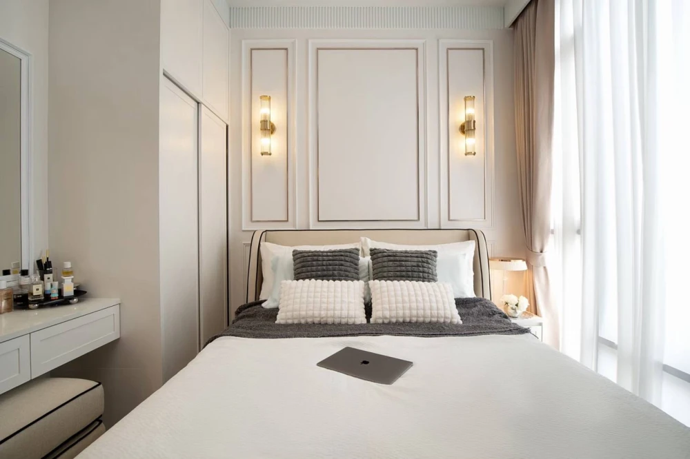Selling The Address Siam-Ratchathewi. Unobstructed view, good ventilation all day. Built-in furniture throughout, premium materials. A must-book!