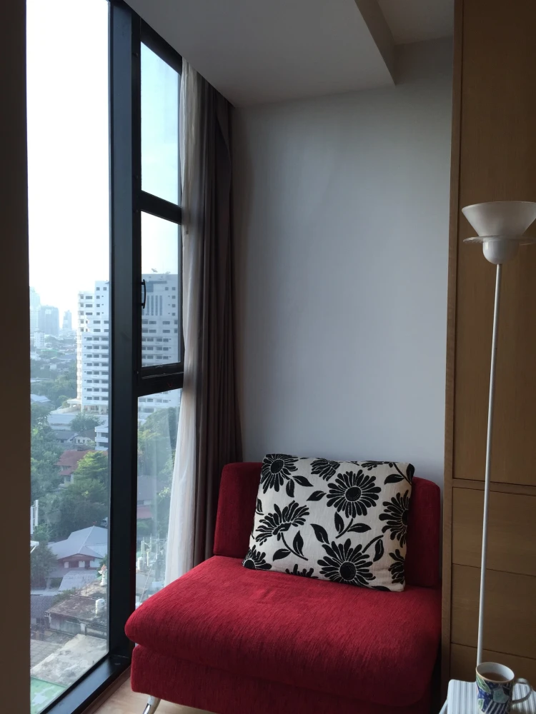 For sale: The Alcove Thonglor 10, spacious room, lots of usable space, fully furnished, beautiful city view, book now.
