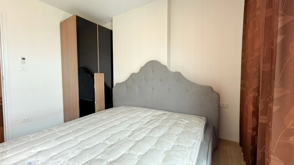 Selling a fully furnished unit at The BASE Chaengwattana, 21st floor. Ready to move in! Book now!