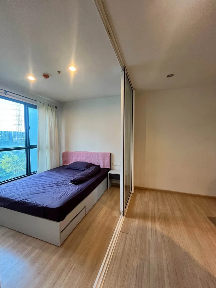Selling The Base Chaengwattana. The interior is well-divided into sections and comes fully furnished. You'll regret missing this opportunity!