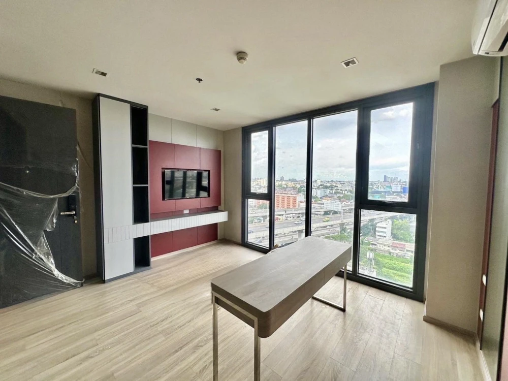 For sale: THE BASE Garden Rama 9, corner room, ready to move in, fully furnished, city view, open, not blocked, good like this, if you don't reserve,