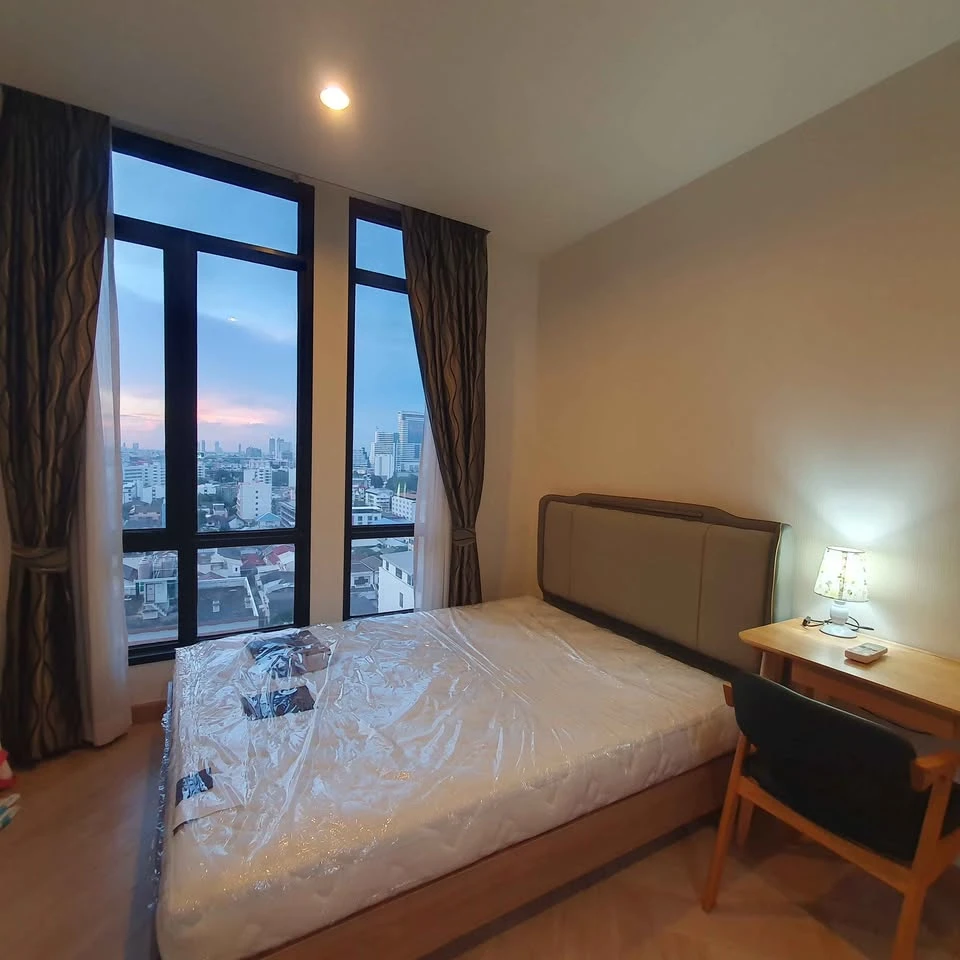 For sale: The Capital Ratchaprarop-Vibha, corner room, 14th floor, quiet, bedroom wall not connected to other rooms, beautiful view, built-in furnitur