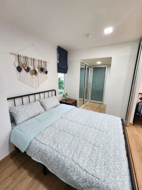 For sale: The Colory Vivid, loft-style decorated unit on the 5th floor, corner unit. Perfect for relaxation. Book now!