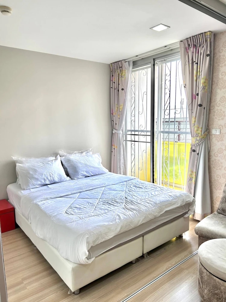 Selling The Colory Vivid project, near the BTS Skytrain, convenient transportation, in the heart of the city, great value, ready to move in.