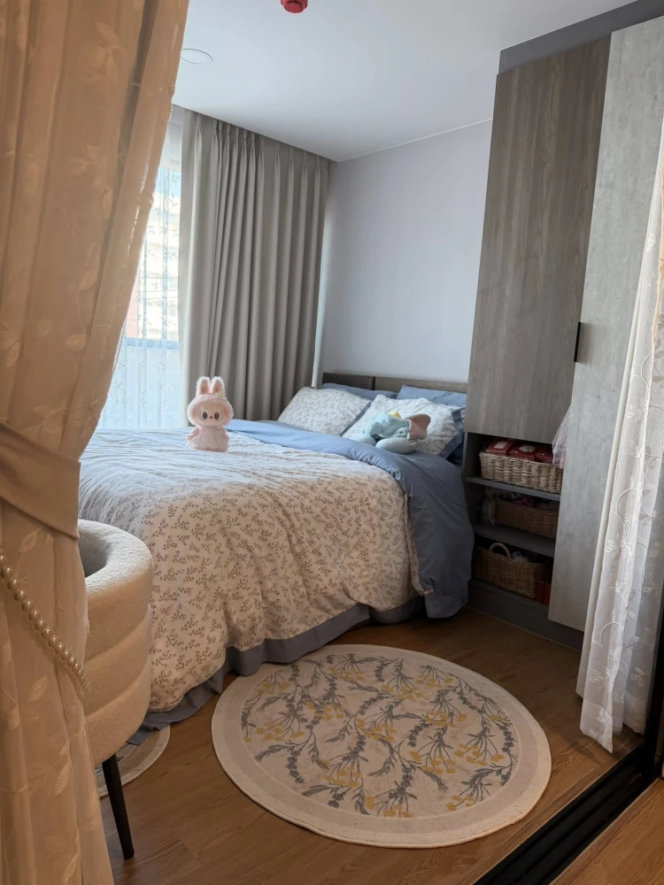 For sale: The Cube Loft Srinakarin-Theparak, beautifully decorated room with a stunning theme, comes fully furnished, don't miss out!