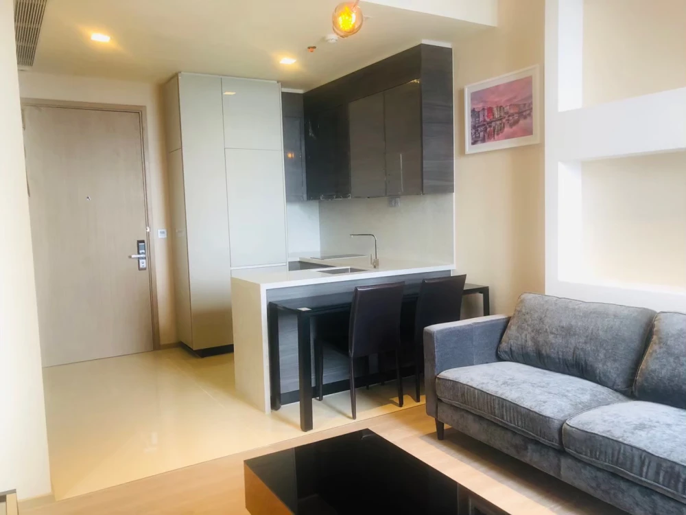 For sale: The ESSE Asoke, 34th floor, fully furnished, ready to move in. Reserve now, don't miss out! Reserve now!