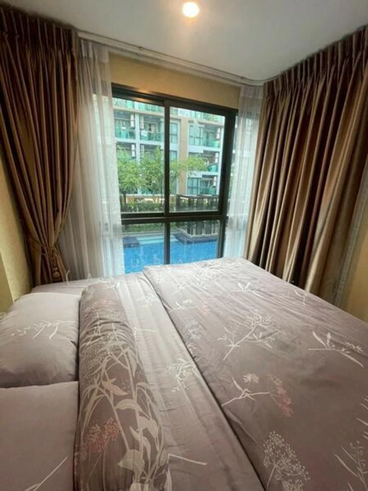 Selling The Excel Hideaway Sukhumvit 50, 4th floor. Spacious and airy unit. Book now!