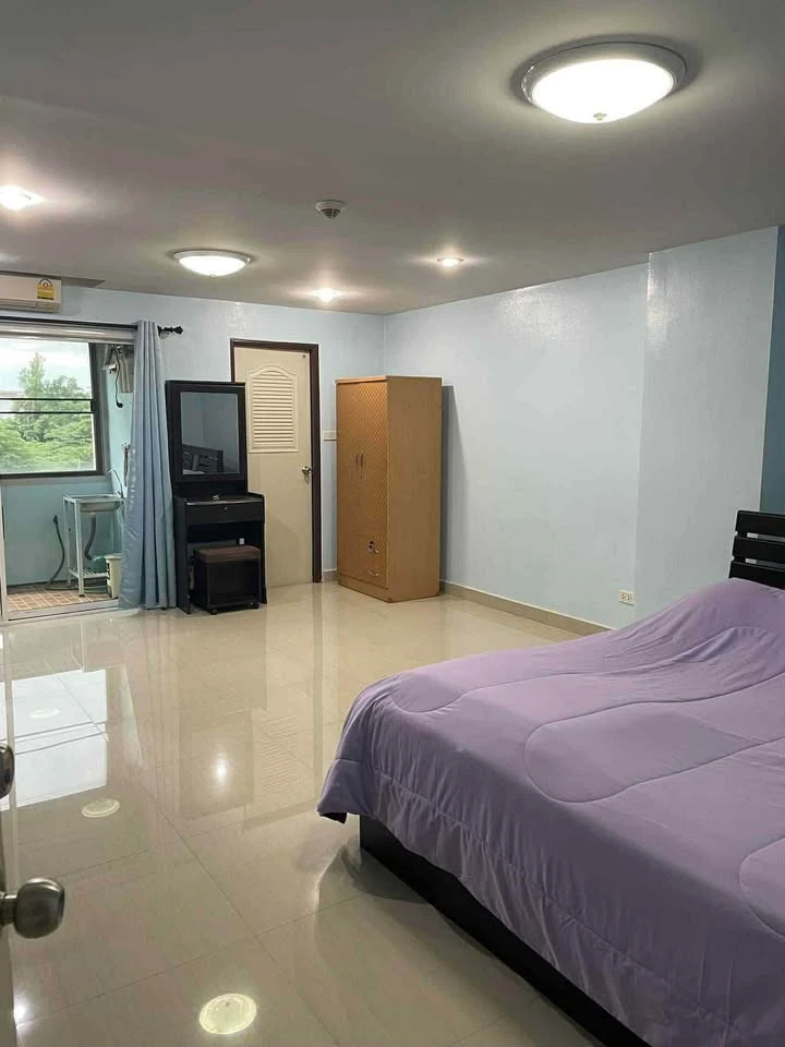 For sale: The Great Condo Petchkasem 48, a nice room, good location, comes with complete facilities. Reserve now!