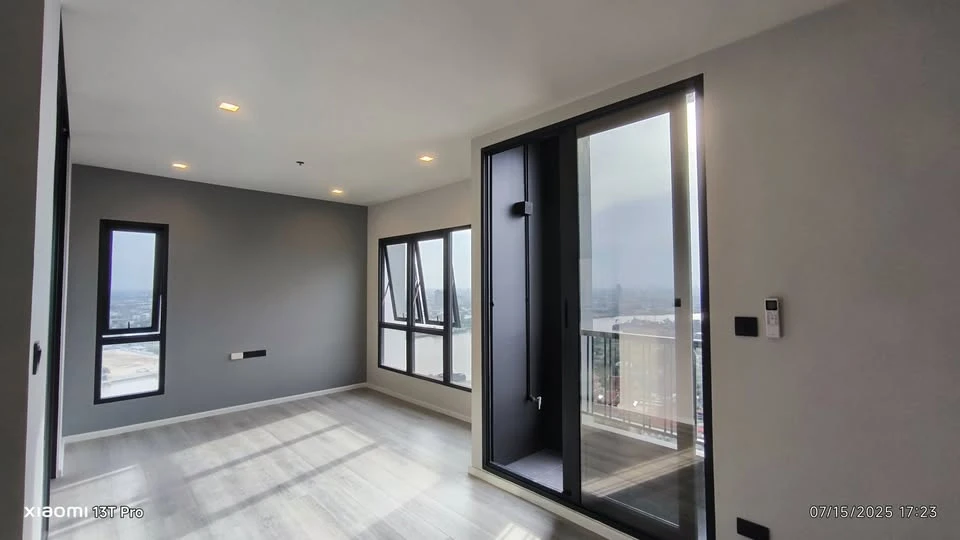 For sale: The Key Rama 3, corner unit with high privacy, full view of the river and Rama 3 Bridge. Reserve now!