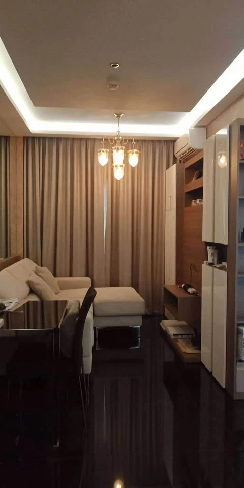 For sale: The Key Sathorn Ratchapruek, beautifully decorated with built-ins, granite flooring throughout the room, dim light headboard, very attractiv