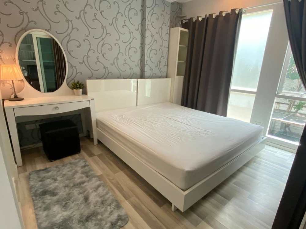 For sale: The Key Prachachuen, 2nd floor, nice room, comes with complete decorations. If interested, hurry and reserve now.