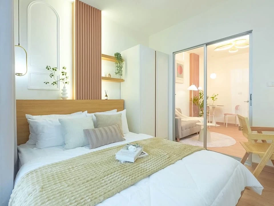 Selling The Kith Sukhumvit 113. Beautifully decorated unit in a cozy, homey style. You won't be disappointed if you reserve one!
