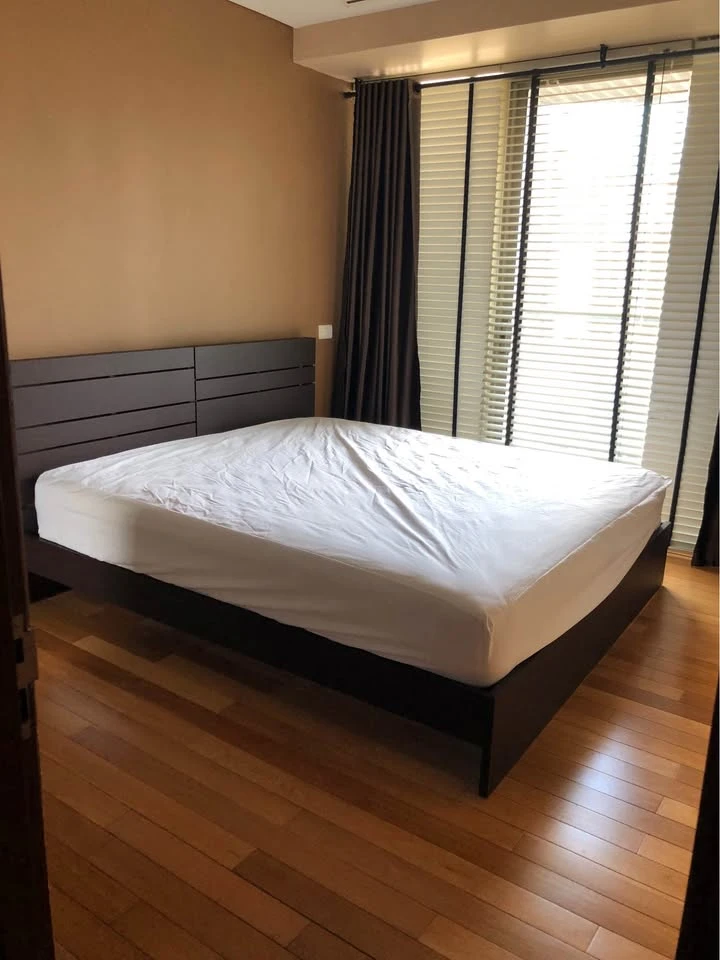For sale: The Lake Sukhumvit 16, spacious room, comfortable living, fully furnished, hurry and reserve now!