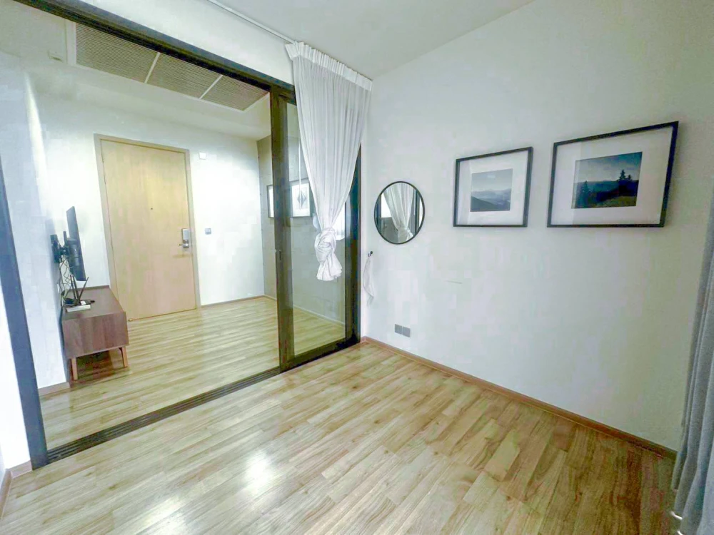 Selling The Line Jatujak, 1 bedroom, 1 bathroom. Great location, convenient transportation, beautiful city view. Don't miss out!