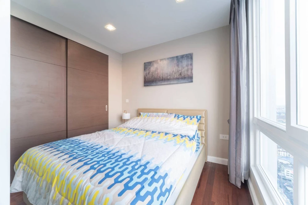 Selling a ready-to-move-in unit at The Metropolis, 38th floor, with unobstructed views and complete amenities. Buy now! Don't miss out!