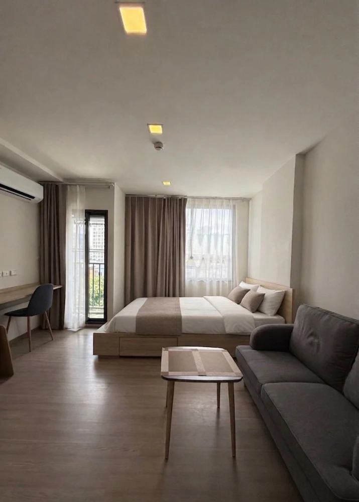 Selling a north-facing unit at The Muve Pradipat. The room stays cool all day. Excellent location, quiet and peaceful. The unit number adds up to a lu