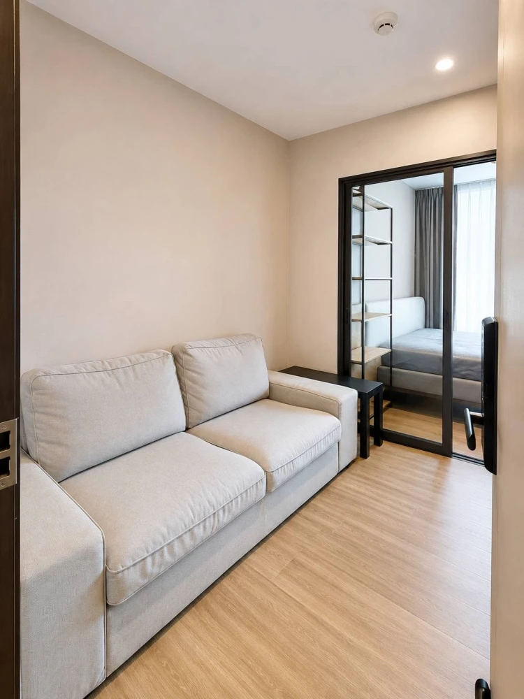 Selling The Nest Sukhumvit 64 Phase 2. Beautiful unit in good condition. Well-designed living space, bright and airy, comfortable to live in. Ready to