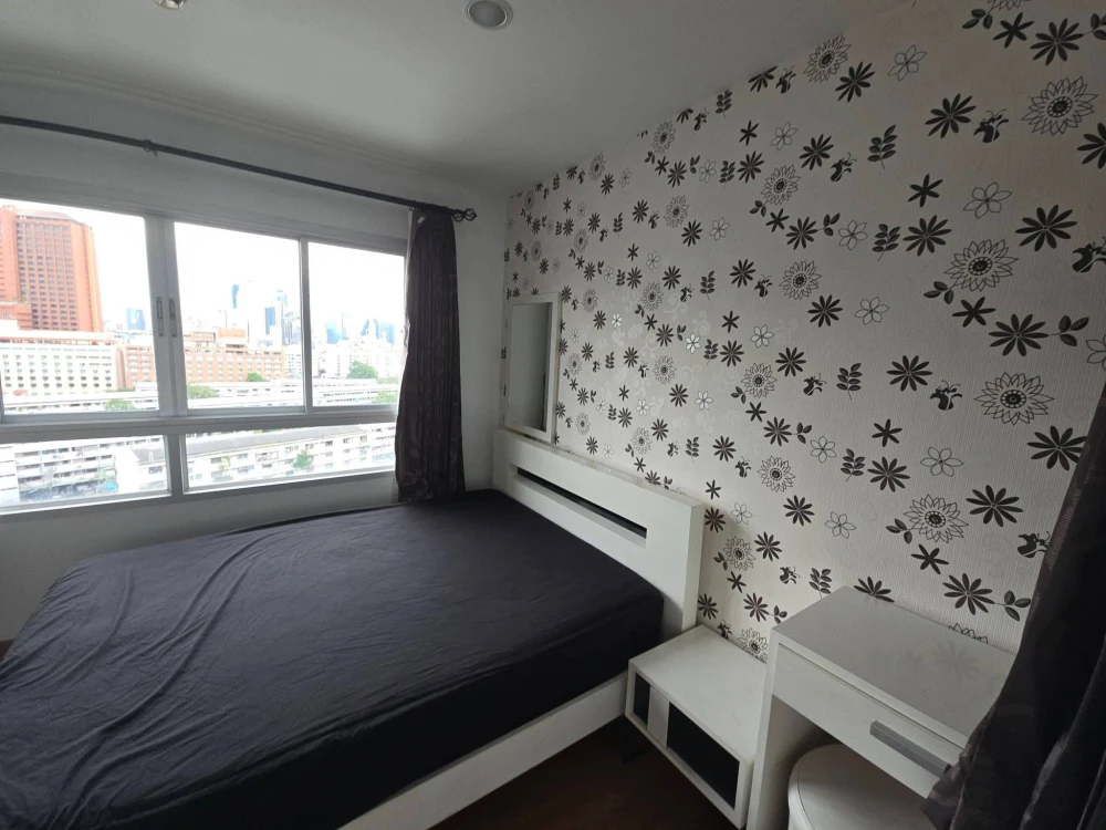 Selling The Niche Ratchada-Huai Khwang, large 35 sq.m. unit. Excellent location! Separate living room, very comfortable. Book now!