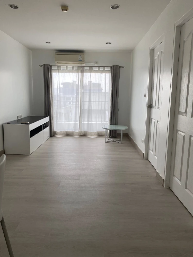 For sale: The niche id ladprao 130, 7th floor, corner room, quiet, very suitable for relaxation, spacious area, don't miss it.