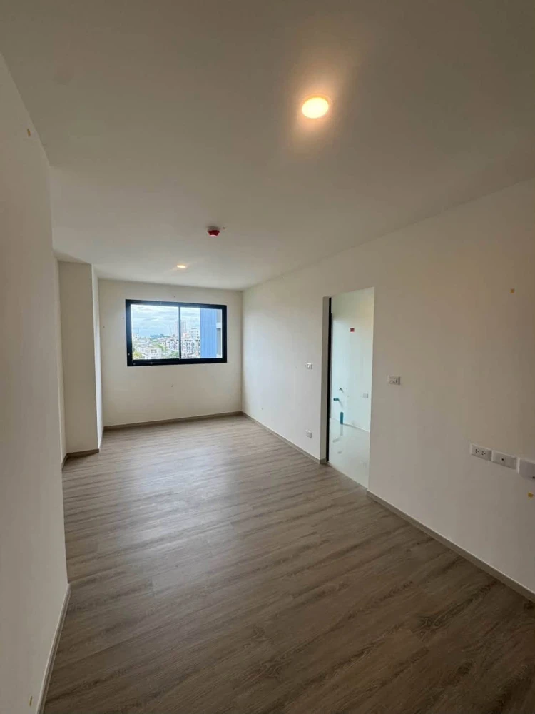 Selling an unfurnished unit at The Origin Bangkae. Prime location, 6th floor, convenient transportation. What are you waiting for?