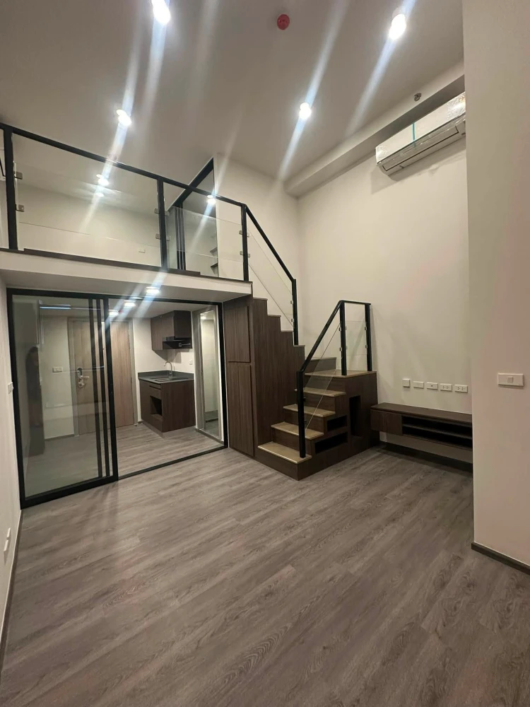 Selling a unit at The Origin Ladprao-Bangkapi, 22nd floor, with pool view. The room is spacious, clean, and airy. Highly recommended!