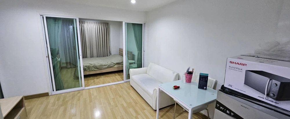 For sale: The Paint Ngamwongwan 22, spacious and comfortable rooms, just bring your bag and move in!!