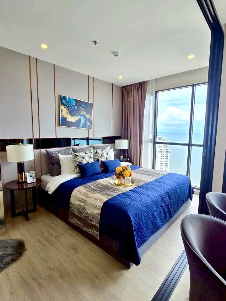 For sale: The Panora Pattaya (South Pattaya), a luxurious sea view condominium, high floor, fully furnished, ready to move in.