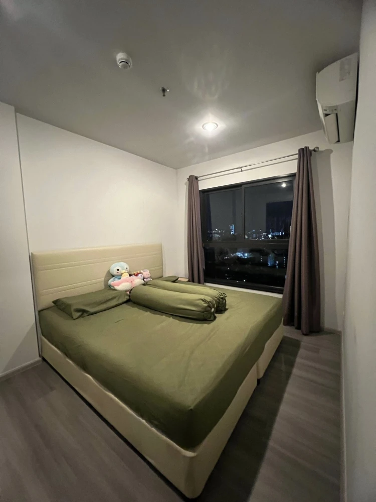 For sale: The Parkland Charan-Pinklao, 17th floor, Building C, complete with furniture and electrical appliances. Don't delay!