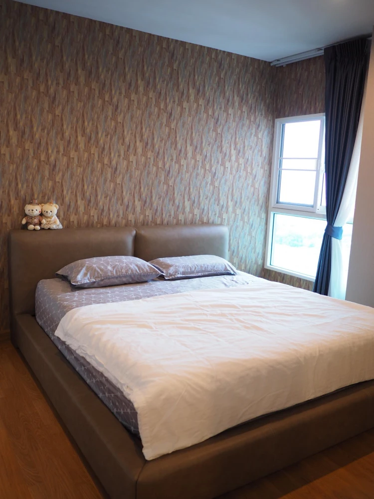 For sale: The Parkland Grand Taksin, 27th floor, fully furnished room, ready to move in. Interested in owning one? Hurry and reserve now!