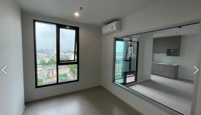 Selling The Parkland Phetkasem 56, 1 bedroom, 1 bathroom unit. Spacious living area, great location, beautiful view. Book now!